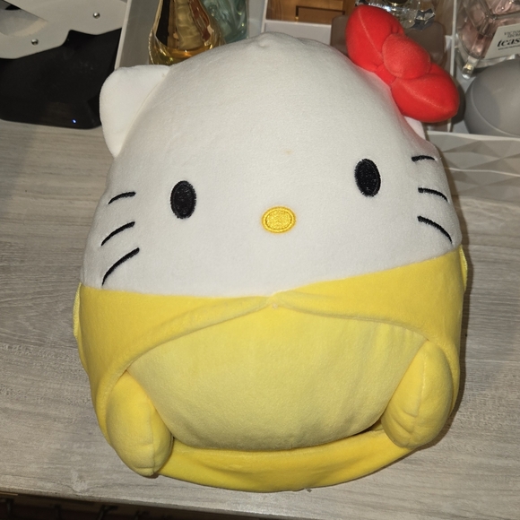 Sanrio Hello Kitty plush - Picture 2 of 5